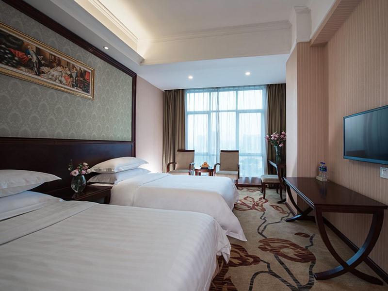 Vienna Hotel Guangzhou Shaheding Metro Station Экстерьер фото