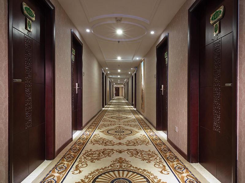 Vienna Hotel Guangzhou Shaheding Metro Station Экстерьер фото