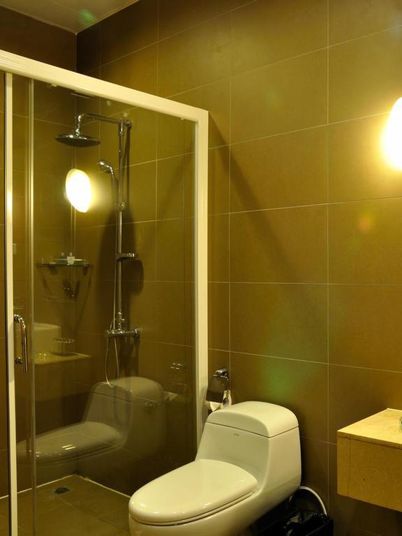 Vienna Hotel Guangzhou Shaheding Metro Station Экстерьер фото