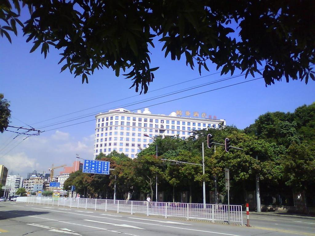 Vienna Hotel Guangzhou Shaheding Metro Station Экстерьер фото