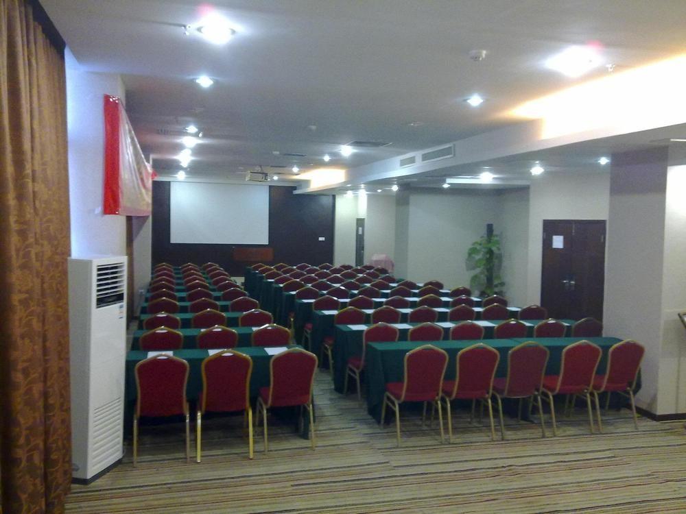 Vienna Hotel Guangzhou Shaheding Metro Station Экстерьер фото